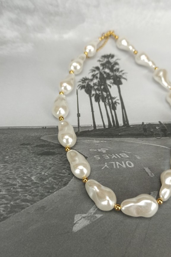 ατσάλινο-κολιέ-μεγάλες πέρλες-χρυσό