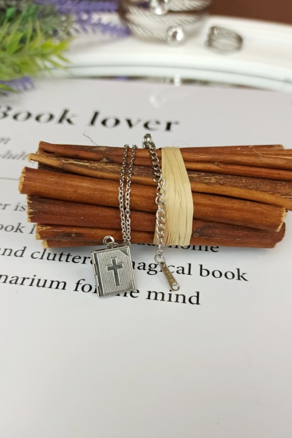 κολιέ-ανοιγόμενο-σταυρός-ασημί