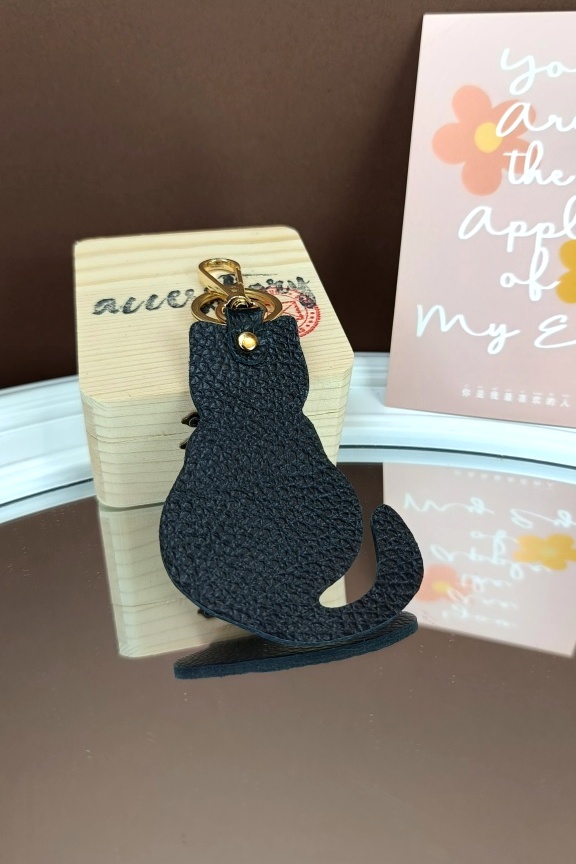 δερμάτινο-μπρελόκ-γάτα