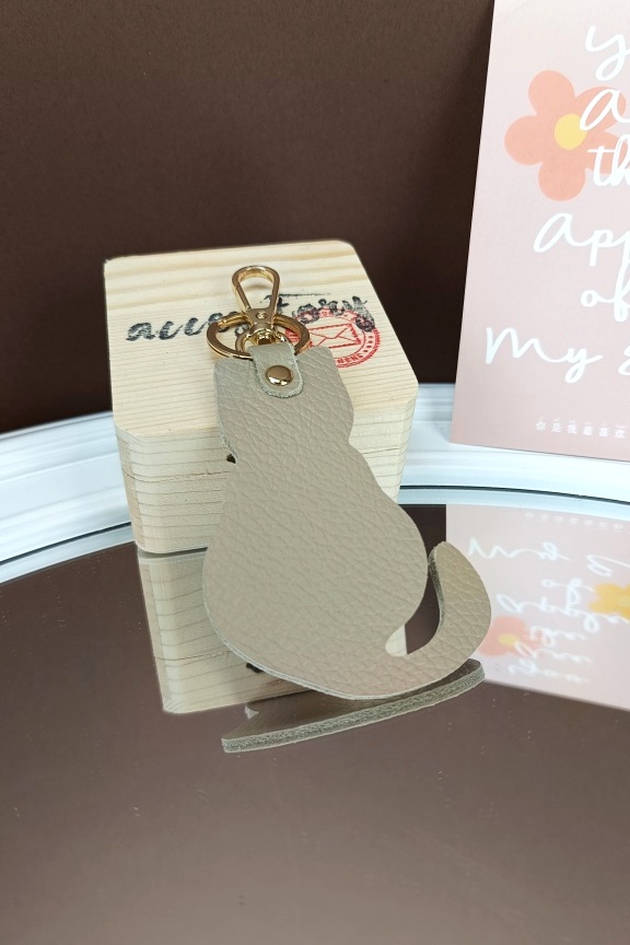 δερμάτινο-μπρελόκ-γάτα