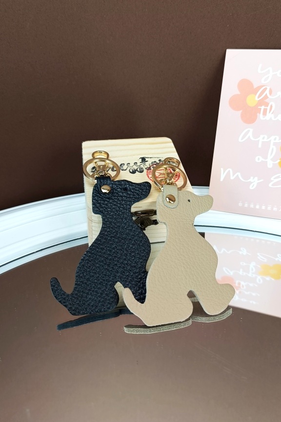 δερμάτινο-μπρελόκ-σκύλος