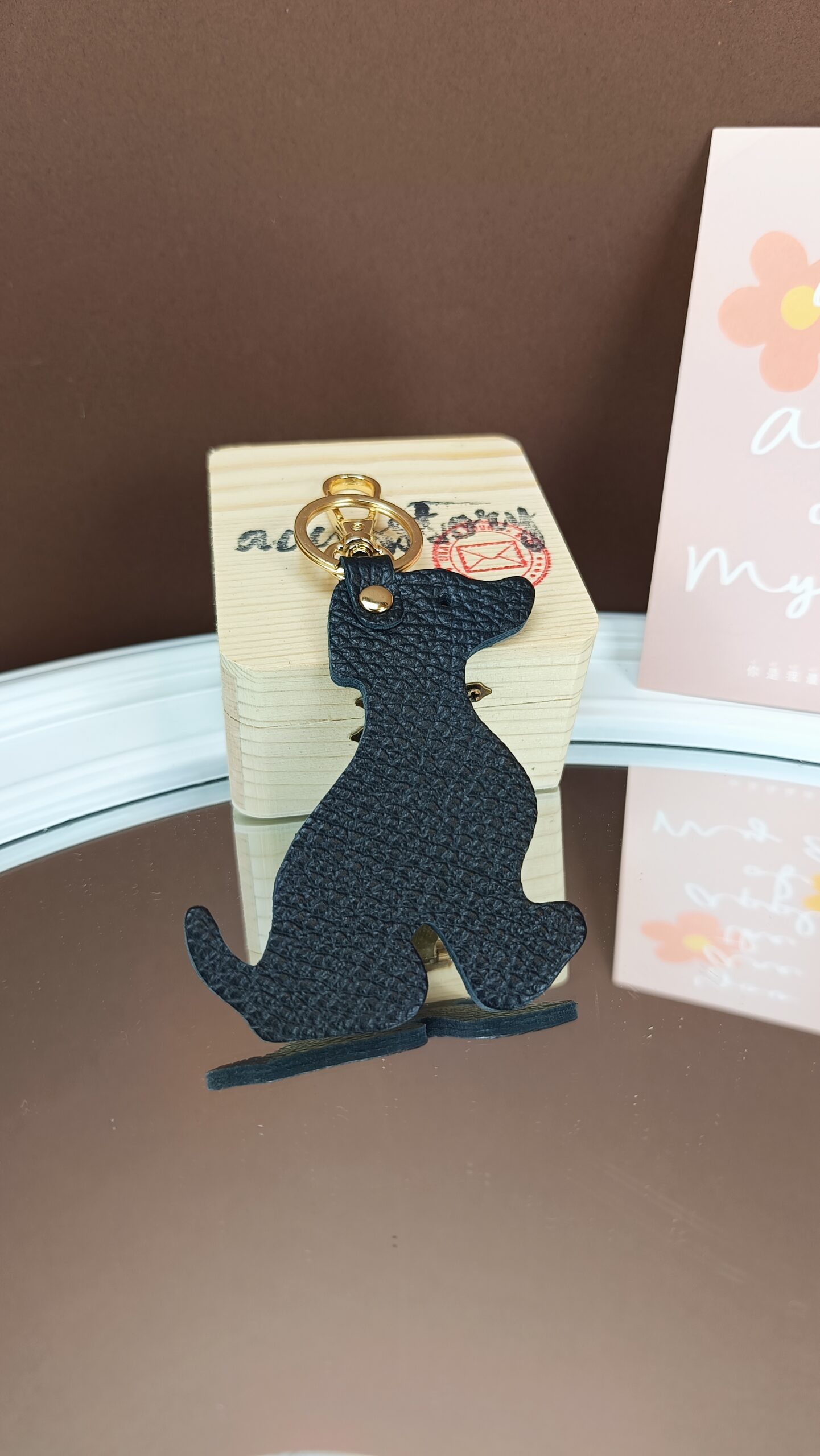 δερμάτινο-μπρελόκ-σκύλος