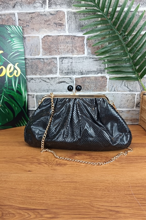 τσάντα-clutch-σατινε-ανάγλυφη-μαύρη