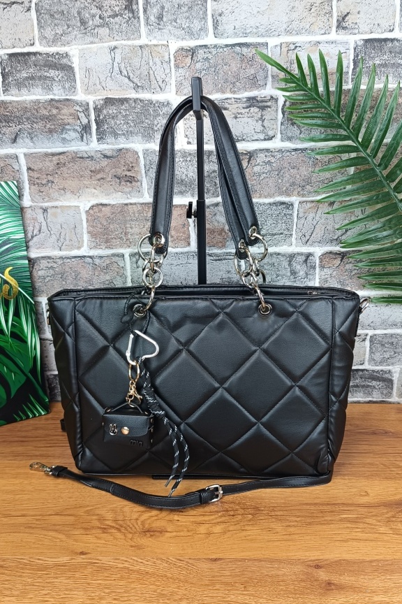 τσάντα-καπιτονέ-μπρελόκ-τσαντάκι-μαύρη