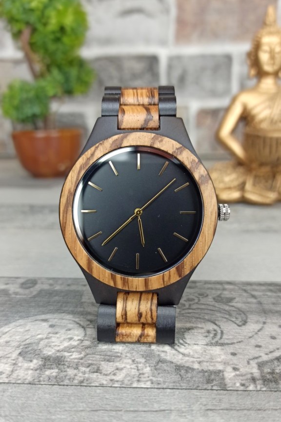 ξύλινο-ρολόι-μαύρο-καντράν-μπρασελέ-διχρωμία