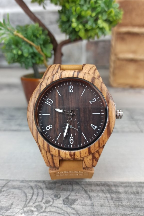 ξύλινο-ρολόι-καρυδιά-ζεμπράνο-μπεζ-λουράκι