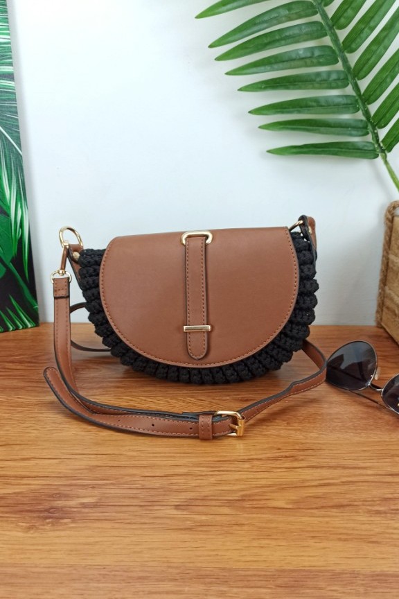 πλεκτό-χειροποίητο-τσαντάκι-μαύρο